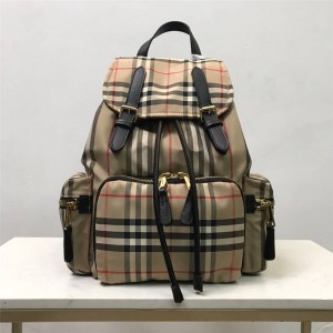 Burberry/巴宝莉官网The Rucksack中号Vintage格纹ECONYL® 军旅背包80257081