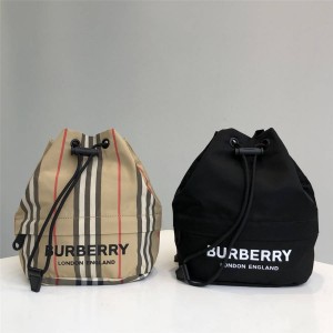 Burberry/巴宝莉香港官网正品ECONYL® 抽绳收纳袋水桶包80267371/80150451